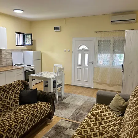 Гостьовий будинок Prestige 4 *